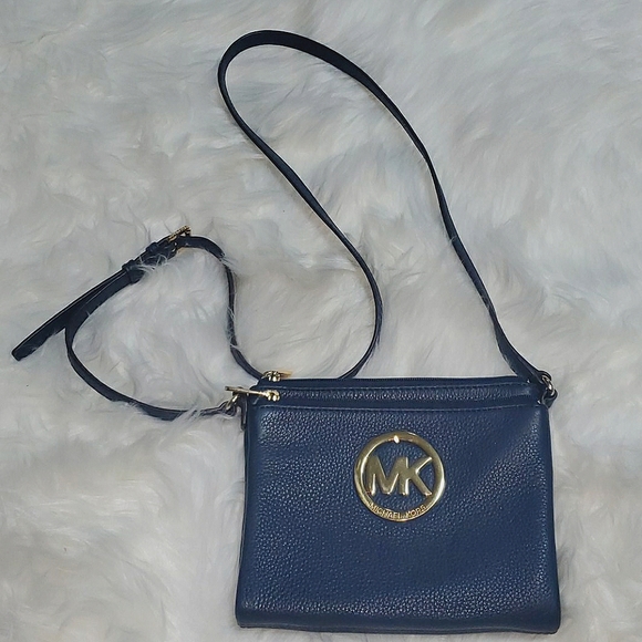 Michael Kors Handbags - Michael Kors Small crossbody